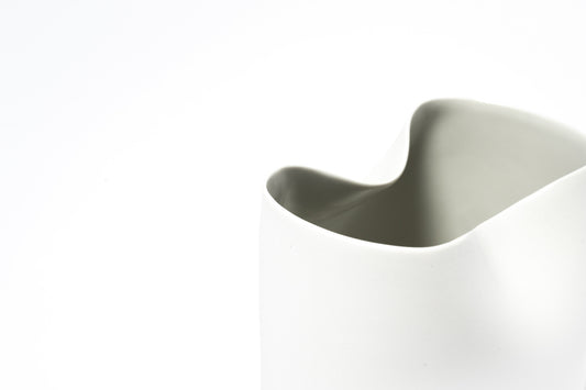 Porzellanvase "FLUID" by Yu Yu