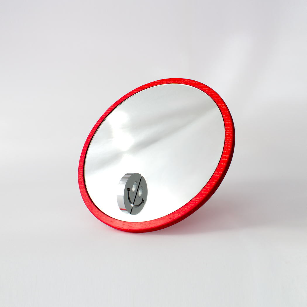 Handspiegel "Cheeky Mirror" by Gustav Sundberg