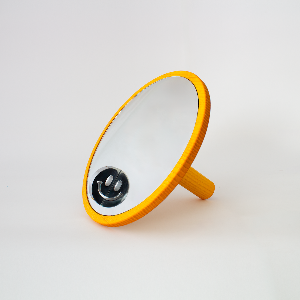 Handspiegel "Cheeky Mirror" by Gustav Sundberg