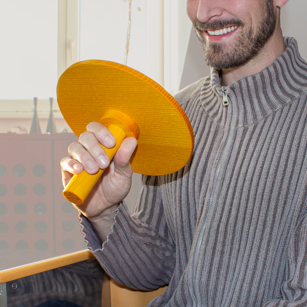 Handspiegel "Cheeky Mirror" by Gustav Sundberg