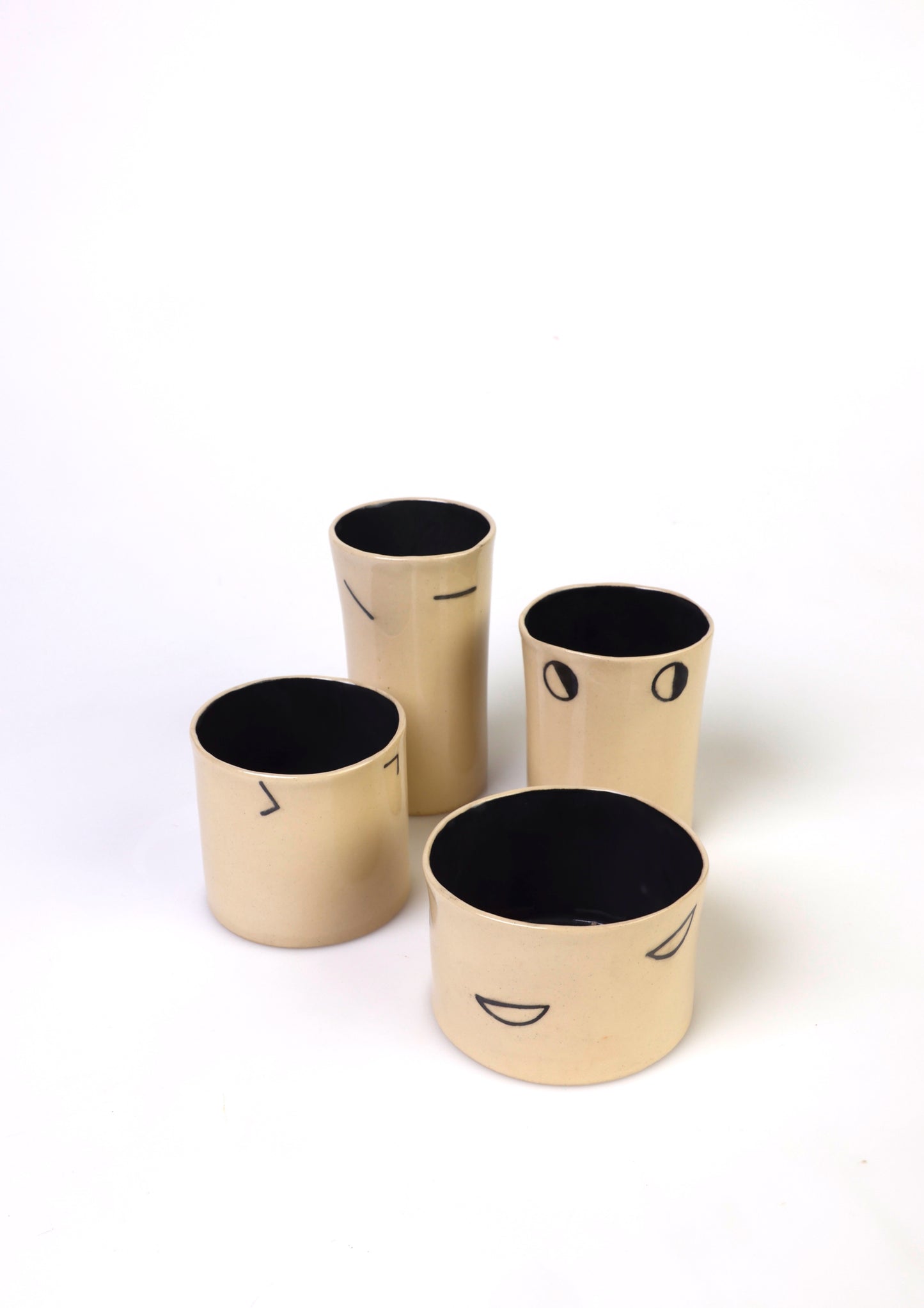 Becher-Set "HOWRU" by Aaron Slupinski