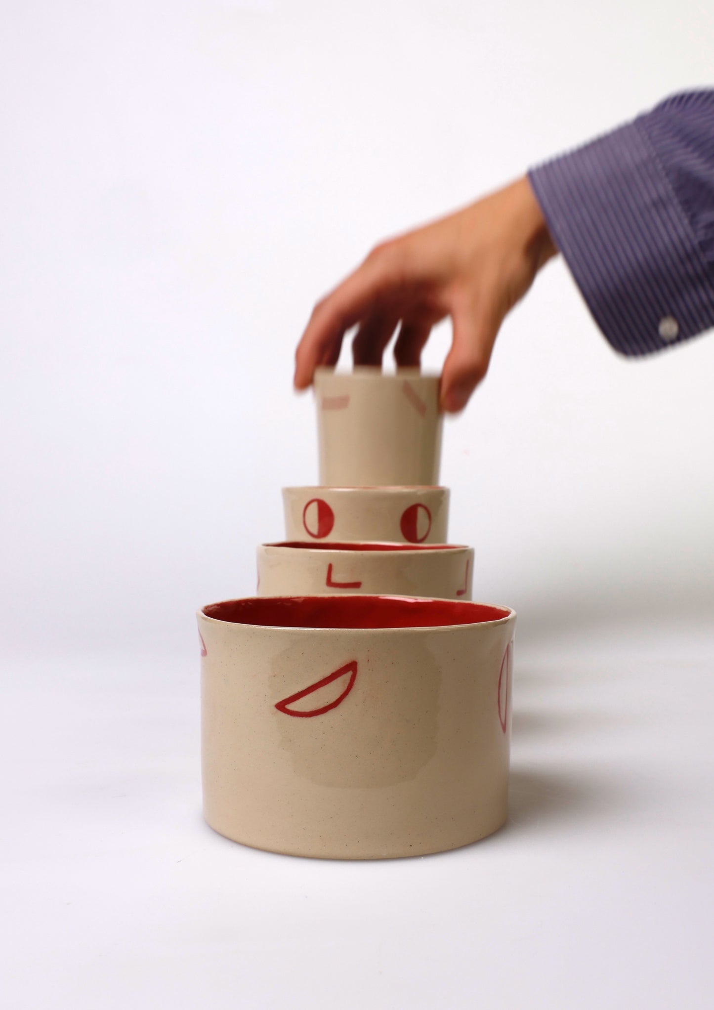 Becher-Set "HOWRU" by Aaron Slupinski