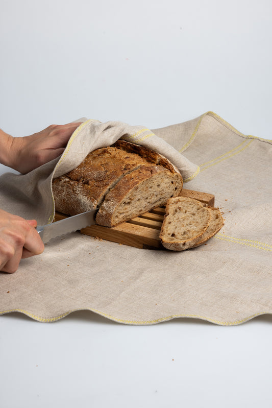 Tuch und Schneidbrett "LAIB & LEINEN" by Johanna Printz