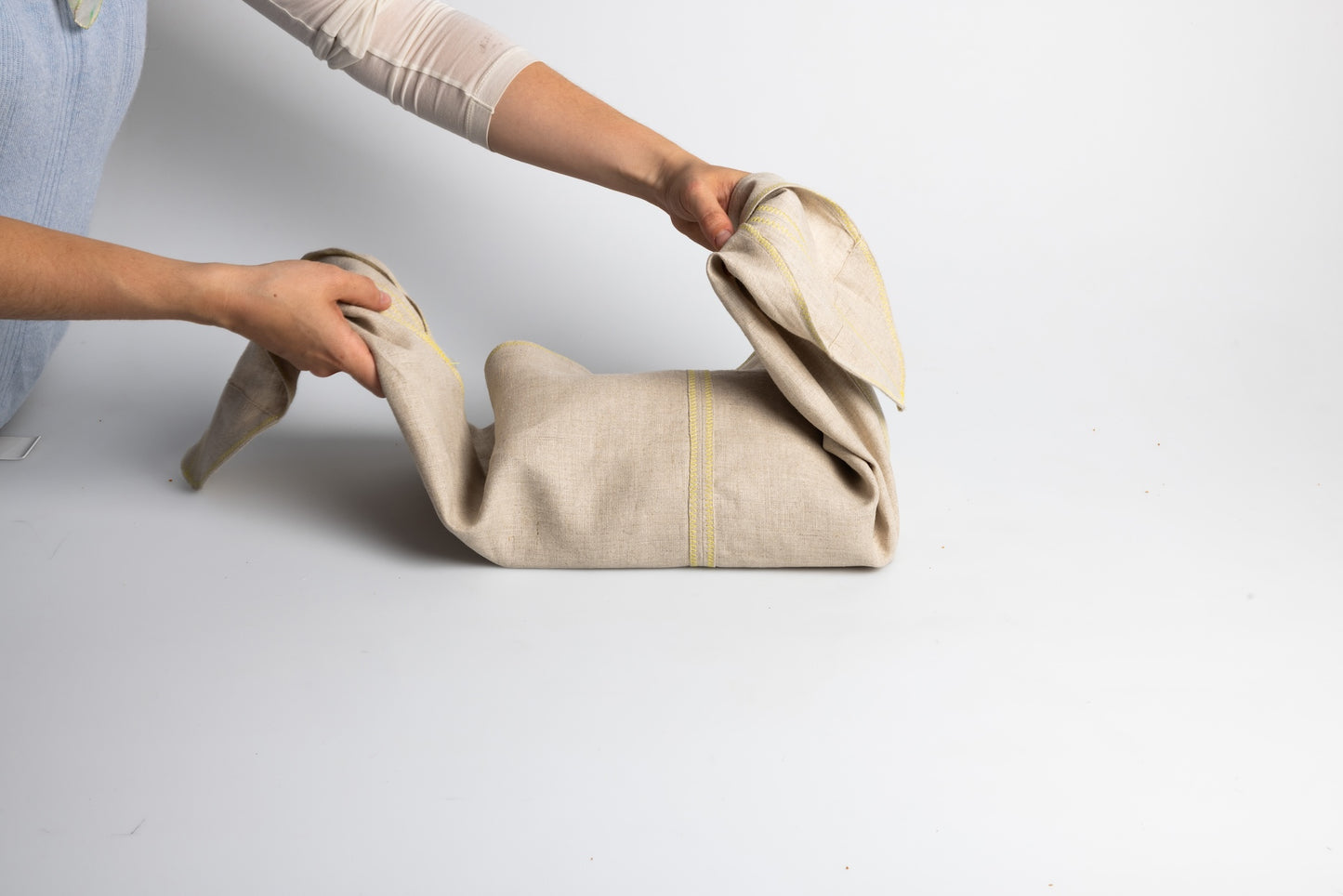 Tuch und Schneidbrett "LAIB & LEINEN" by Johanna Printz