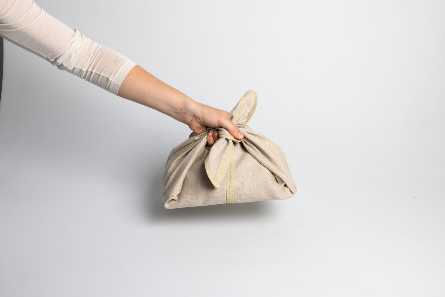 Tuch und Schneidbrett "LAIB & LEINEN" by Johanna Printz