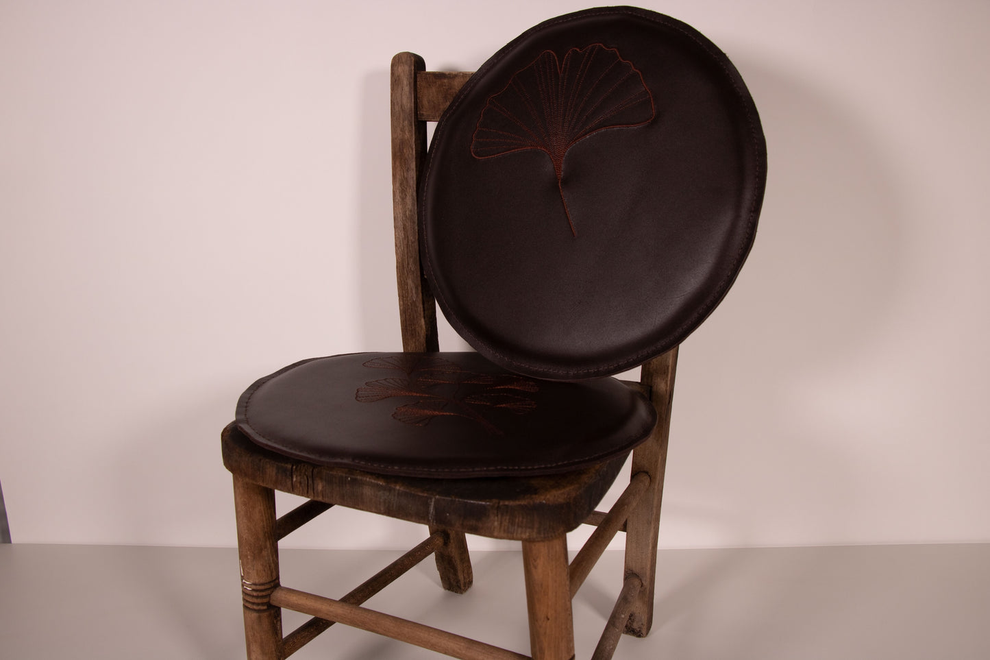 Leder-Sitzkissen Set "Ginkgo" by Fiona Reinecke