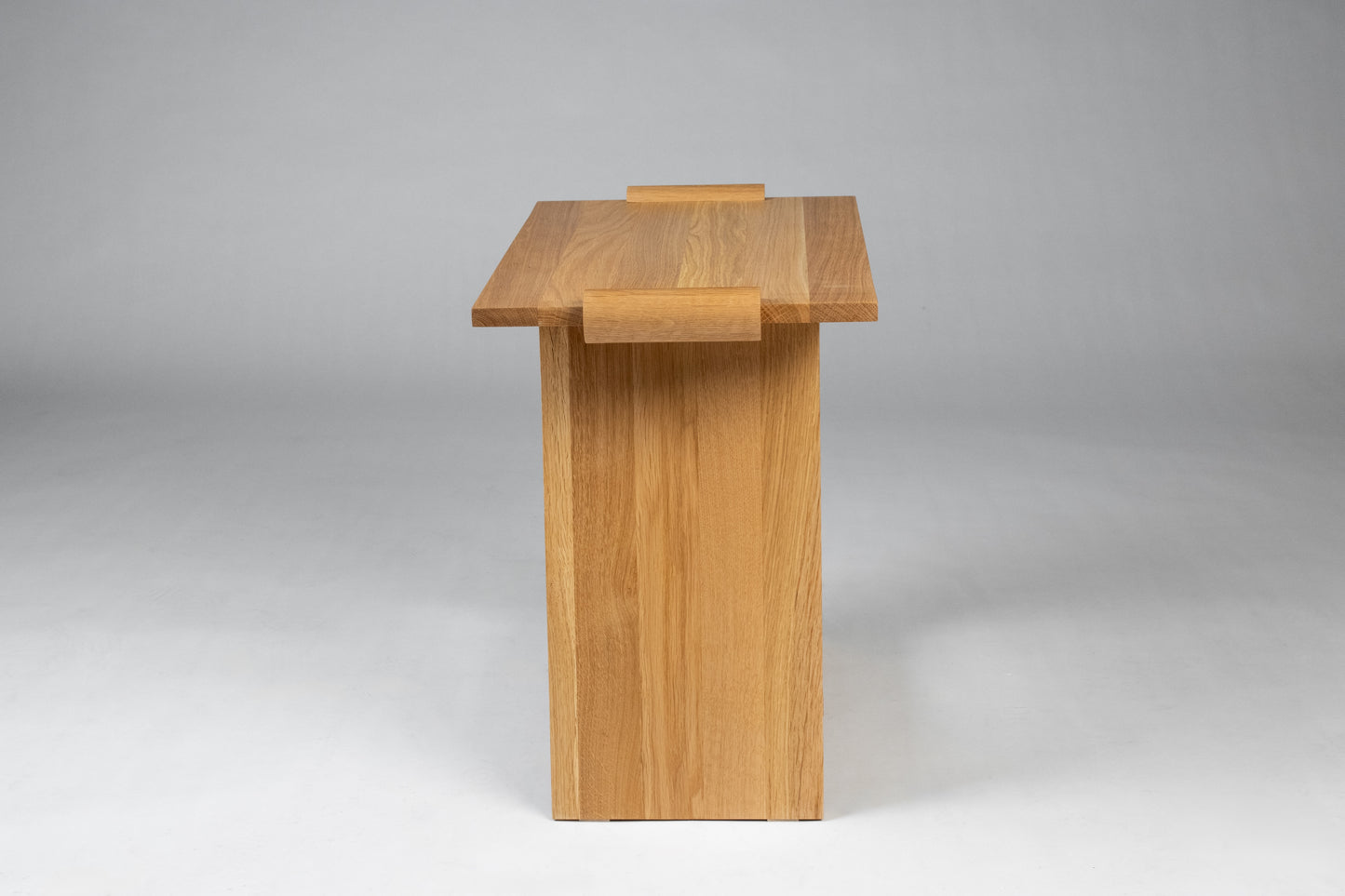 Kleinmöbel "Tenir" by Hilal Dündar