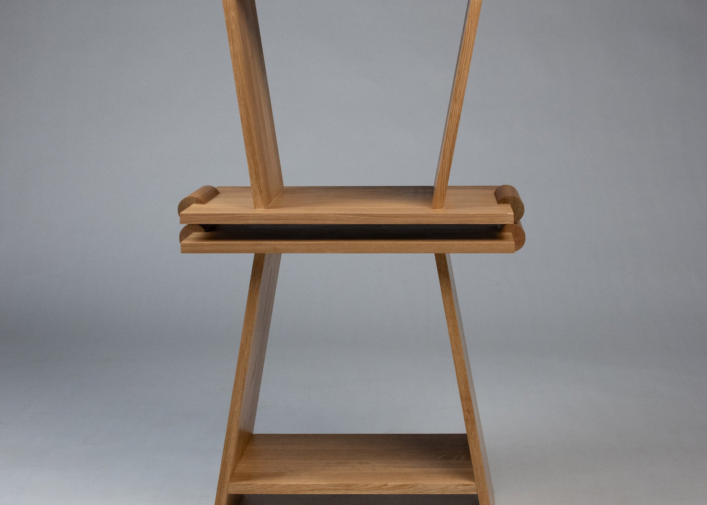 Kleinmöbel "Tenir" by Hilal Dündar