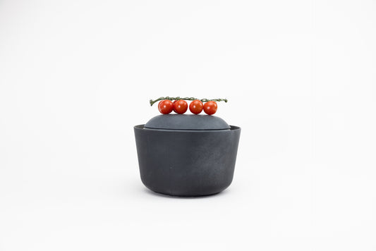 Tongefäß "TOMEO" by Noelle Loke