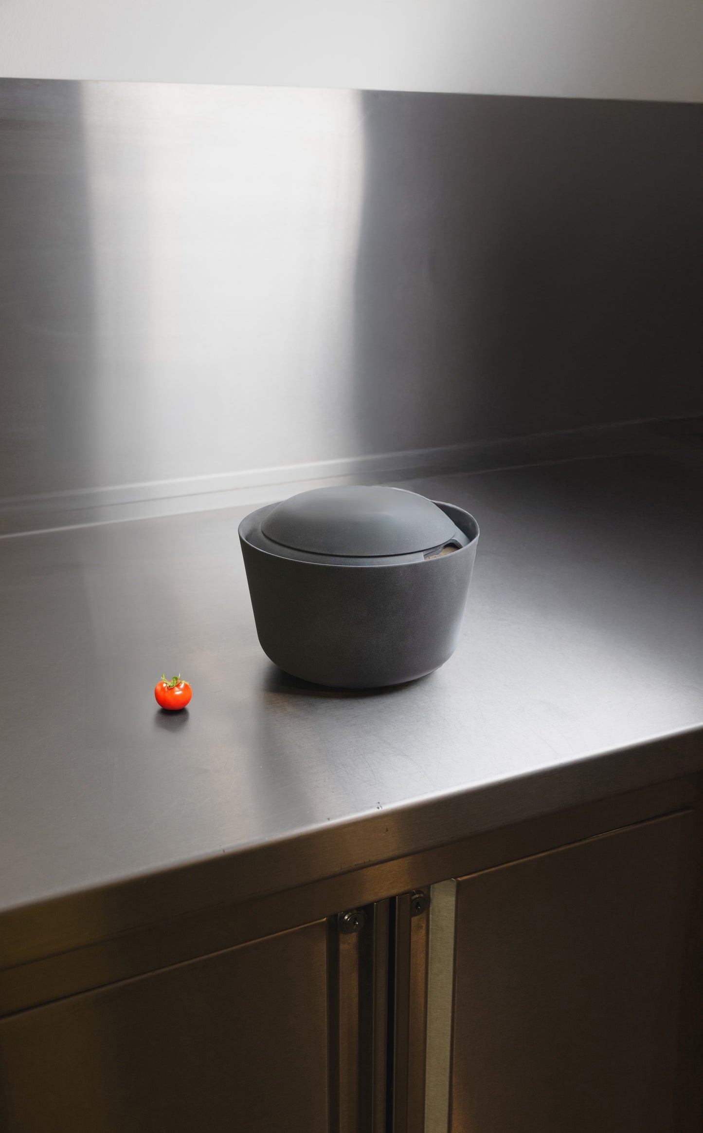 Tongefäß "TOMEO" by Noelle Loke